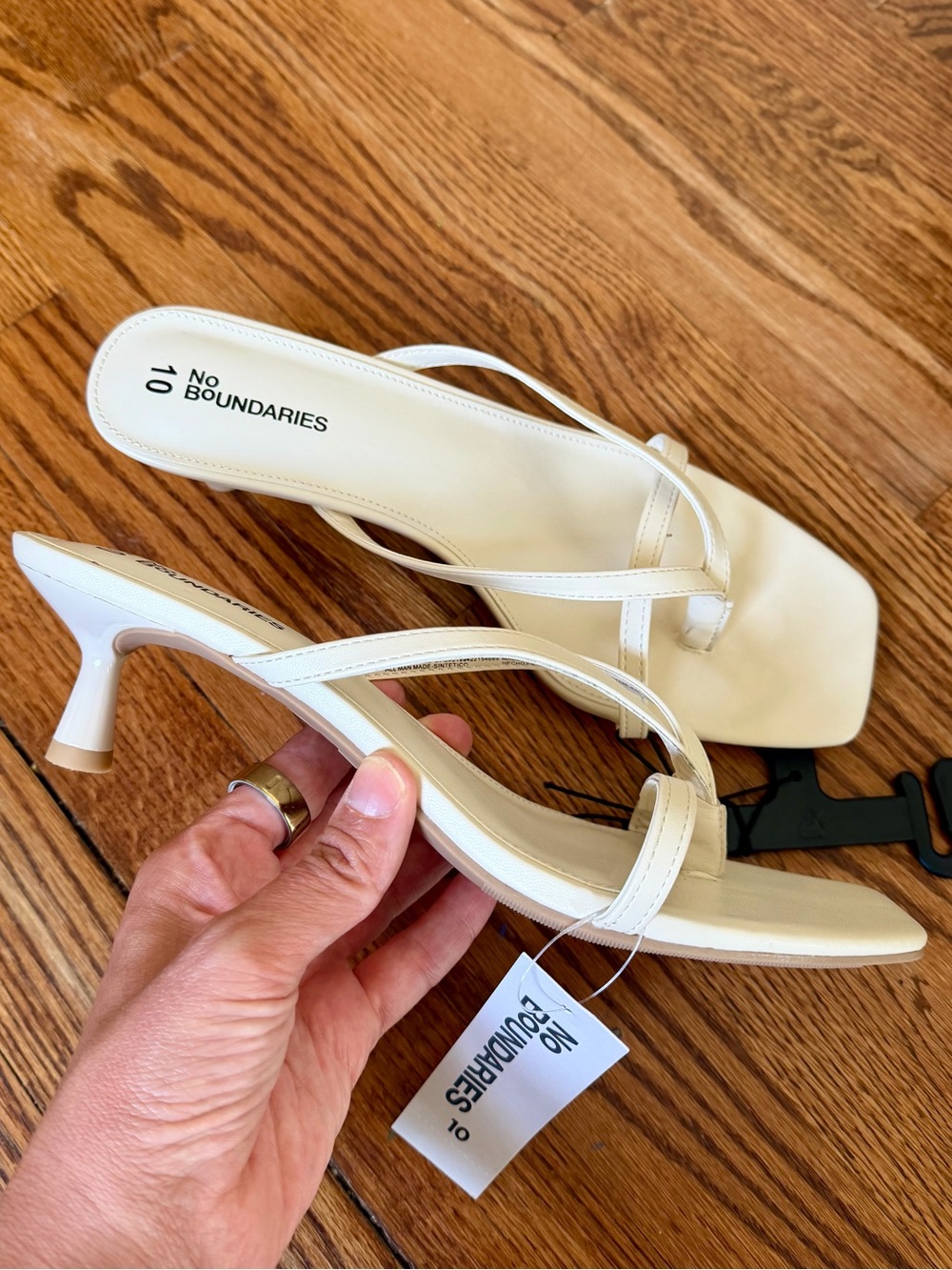 No Boundaries Kitten Heel Sandals Women’s Size 10 Bone White Slip On NIB - Picture 4 of 10